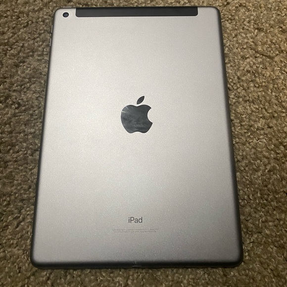 iPad 6th generation 32GB - Picture 4 of 4